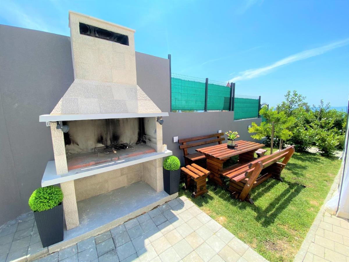 Lux Apartment Sea Shell With Jacuzzi Makarska Bagian luar foto