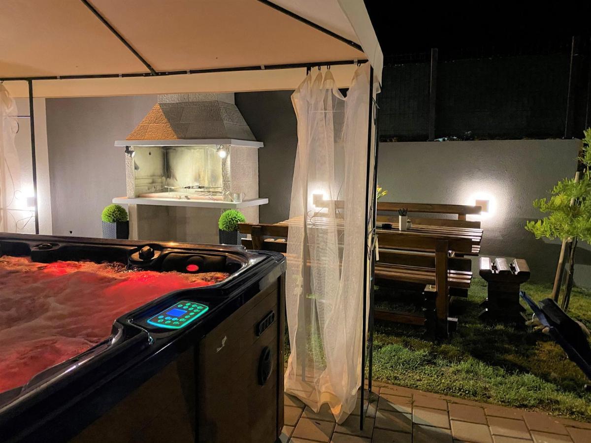 Lux Apartment Sea Shell With Jacuzzi Makarska Bagian luar foto