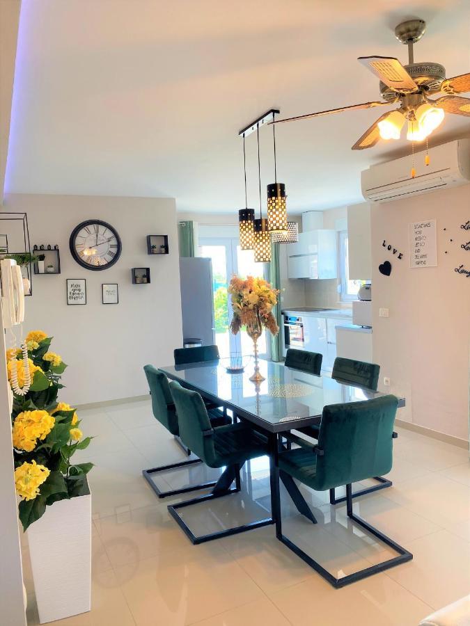 Lux Apartment Sea Shell With Jacuzzi Makarska Bagian luar foto