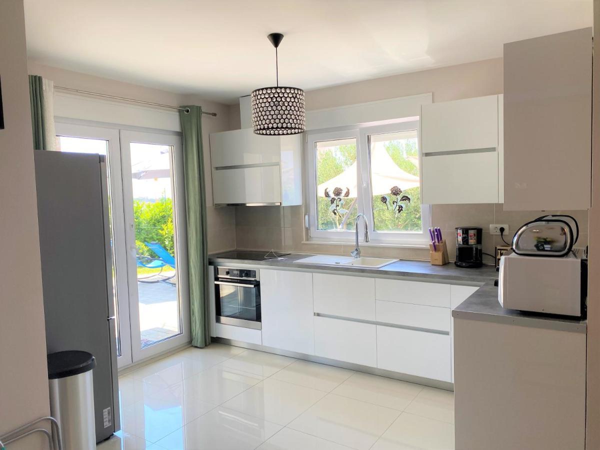 Lux Apartment Sea Shell With Jacuzzi Makarska Bagian luar foto