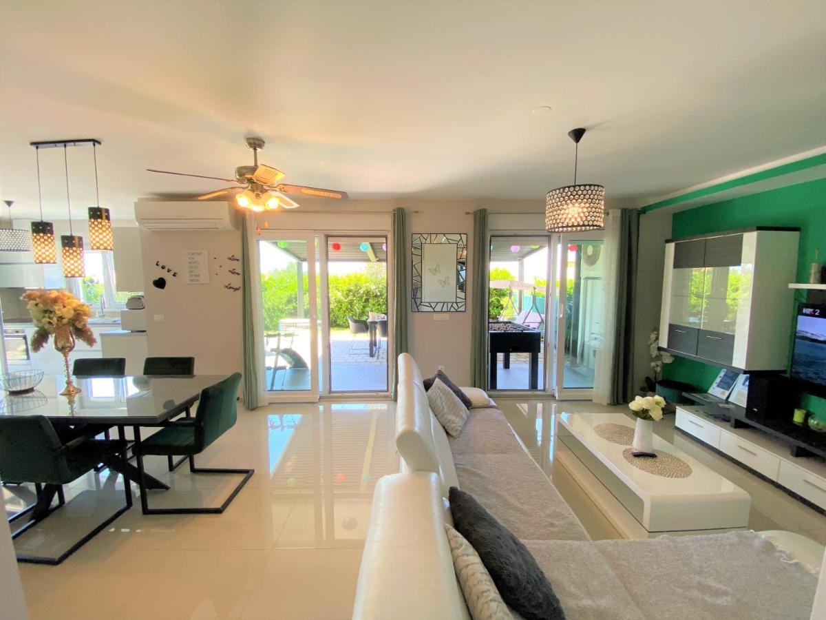 Lux Apartment Sea Shell With Jacuzzi Makarska Bagian luar foto