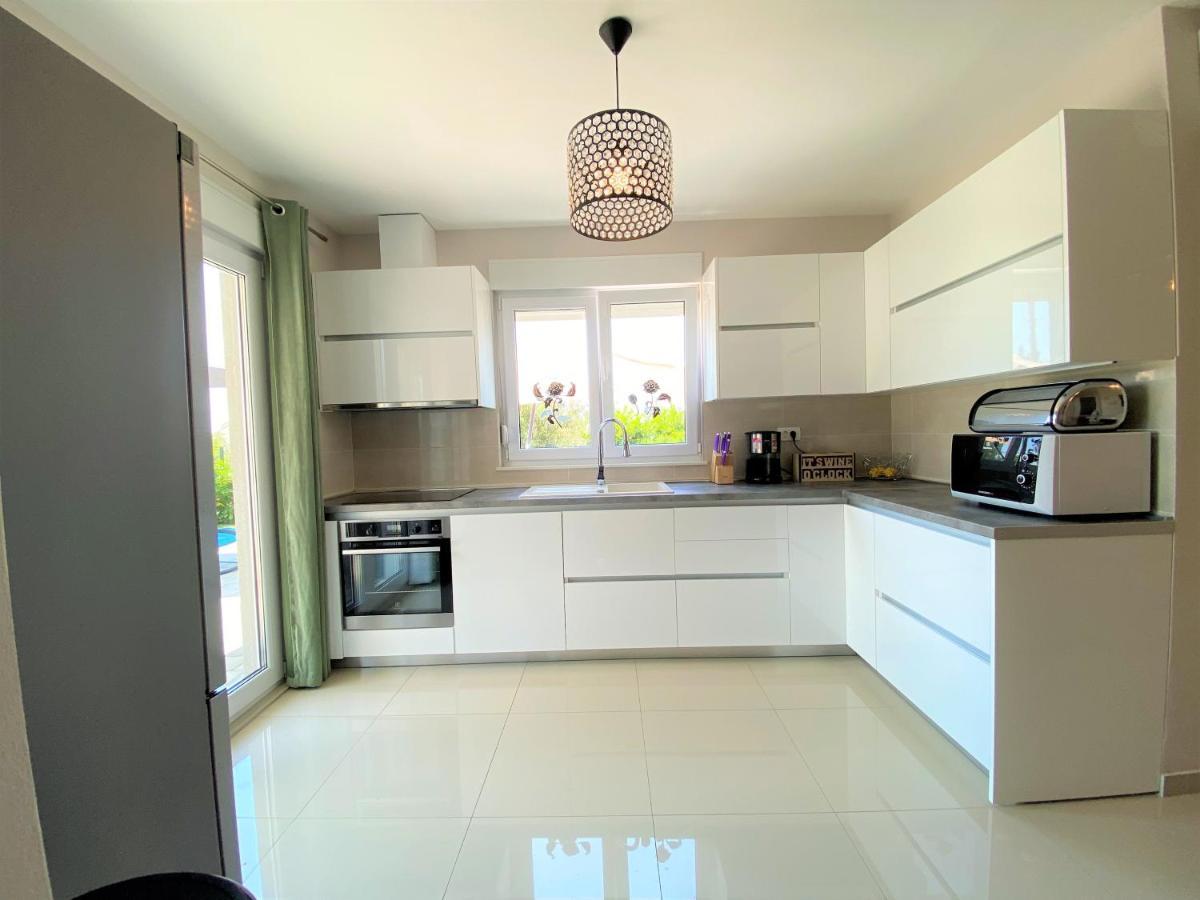 Lux Apartment Sea Shell With Jacuzzi Makarska Bagian luar foto
