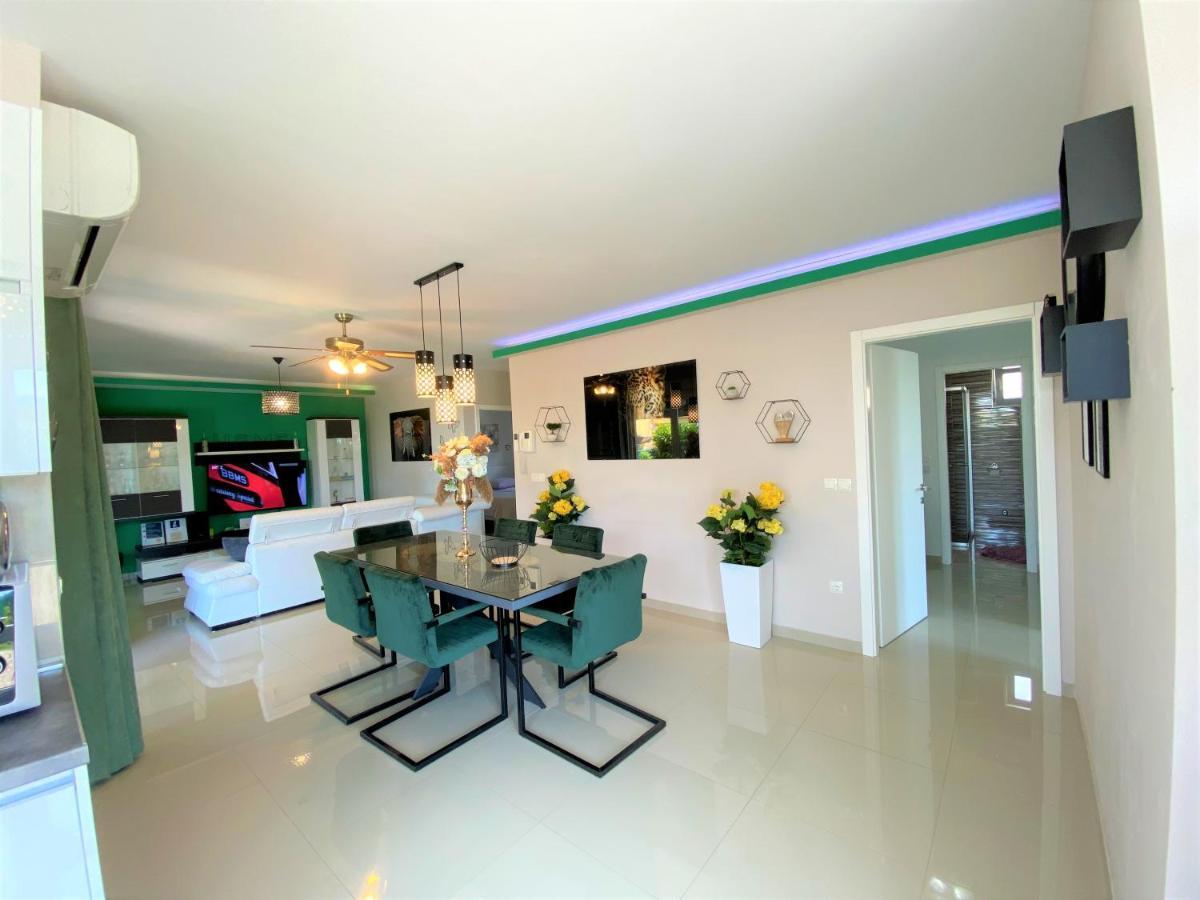 Lux Apartment Sea Shell With Jacuzzi Makarska Bagian luar foto