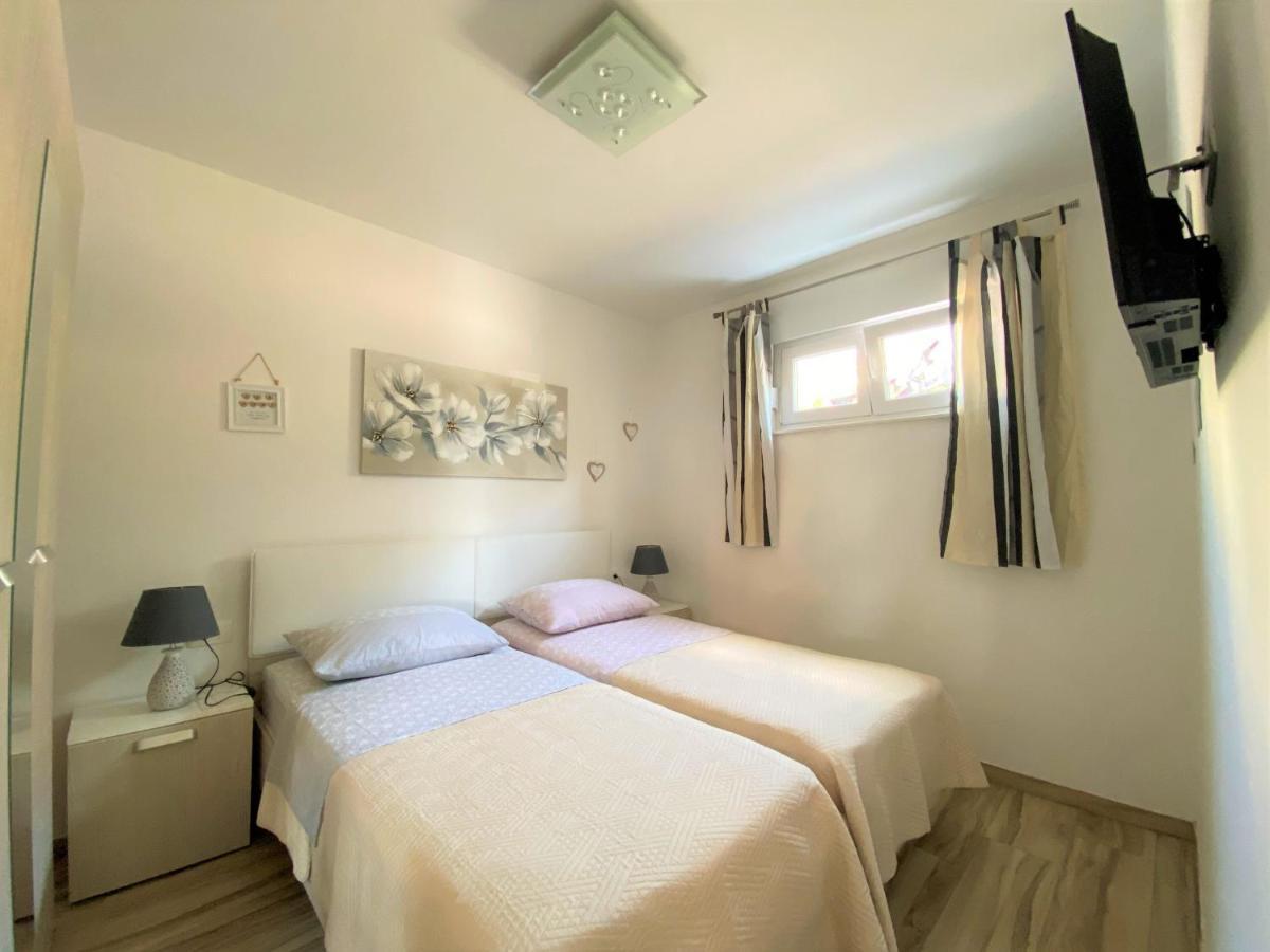 Lux Apartment Sea Shell With Jacuzzi Makarska Bagian luar foto