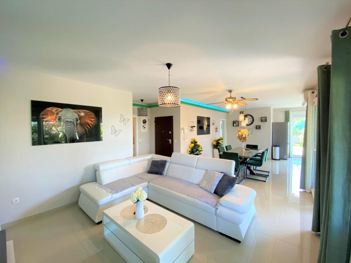 Lux Apartment Sea Shell With Jacuzzi Makarska Bagian luar foto
