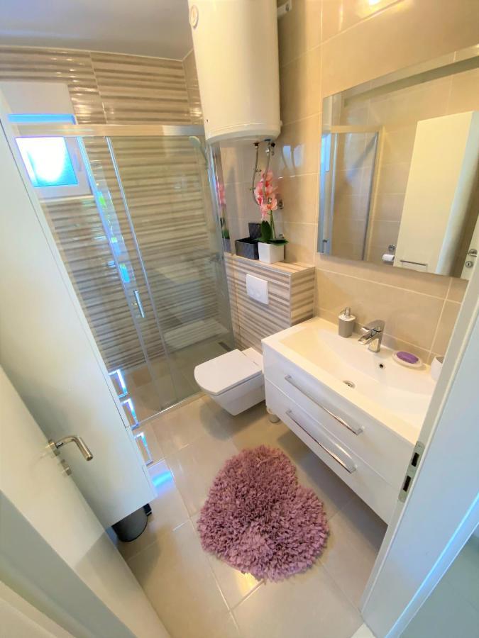 Lux Apartment Sea Shell With Jacuzzi Makarska Bagian luar foto
