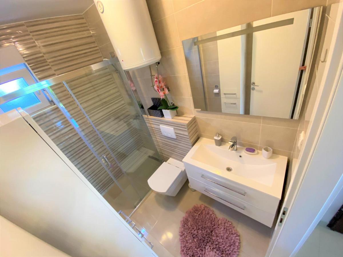 Lux Apartment Sea Shell With Jacuzzi Makarska Bagian luar foto