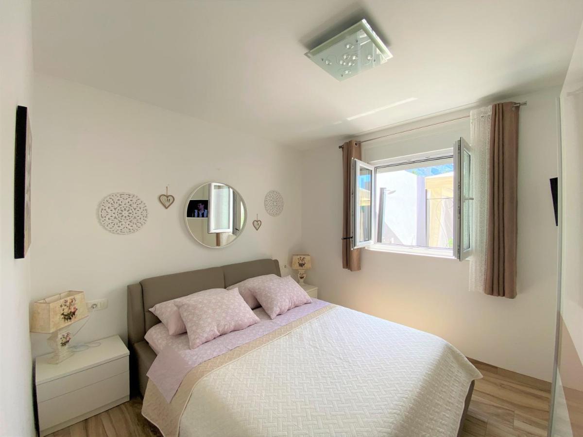 Lux Apartment Sea Shell With Jacuzzi Makarska Bagian luar foto