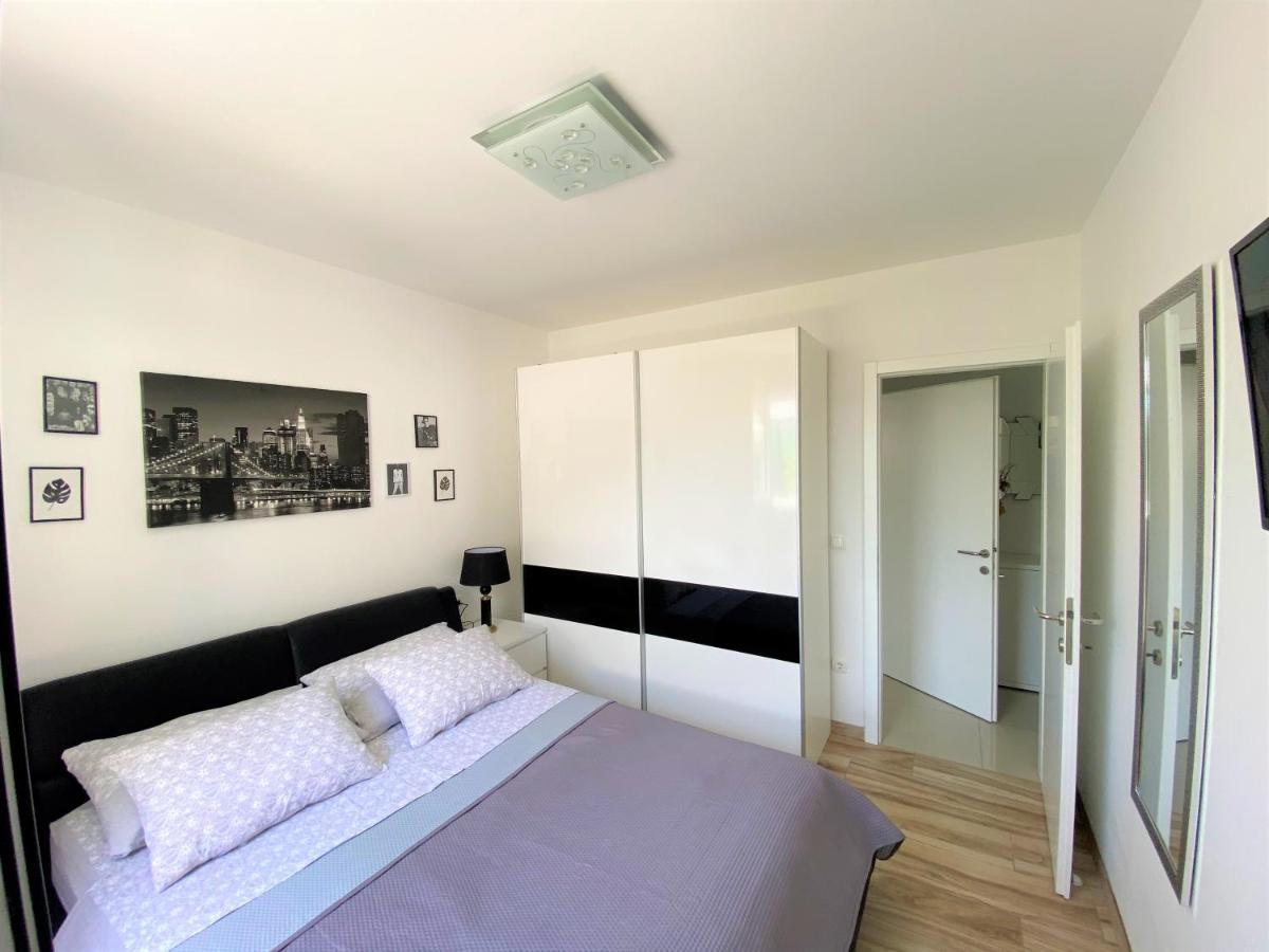 Lux Apartment Sea Shell With Jacuzzi Makarska Bagian luar foto