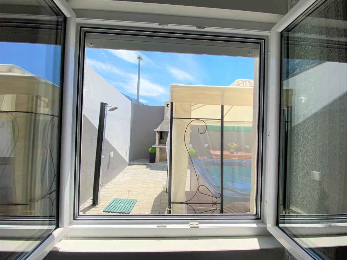 Lux Apartment Sea Shell With Jacuzzi Makarska Bagian luar foto