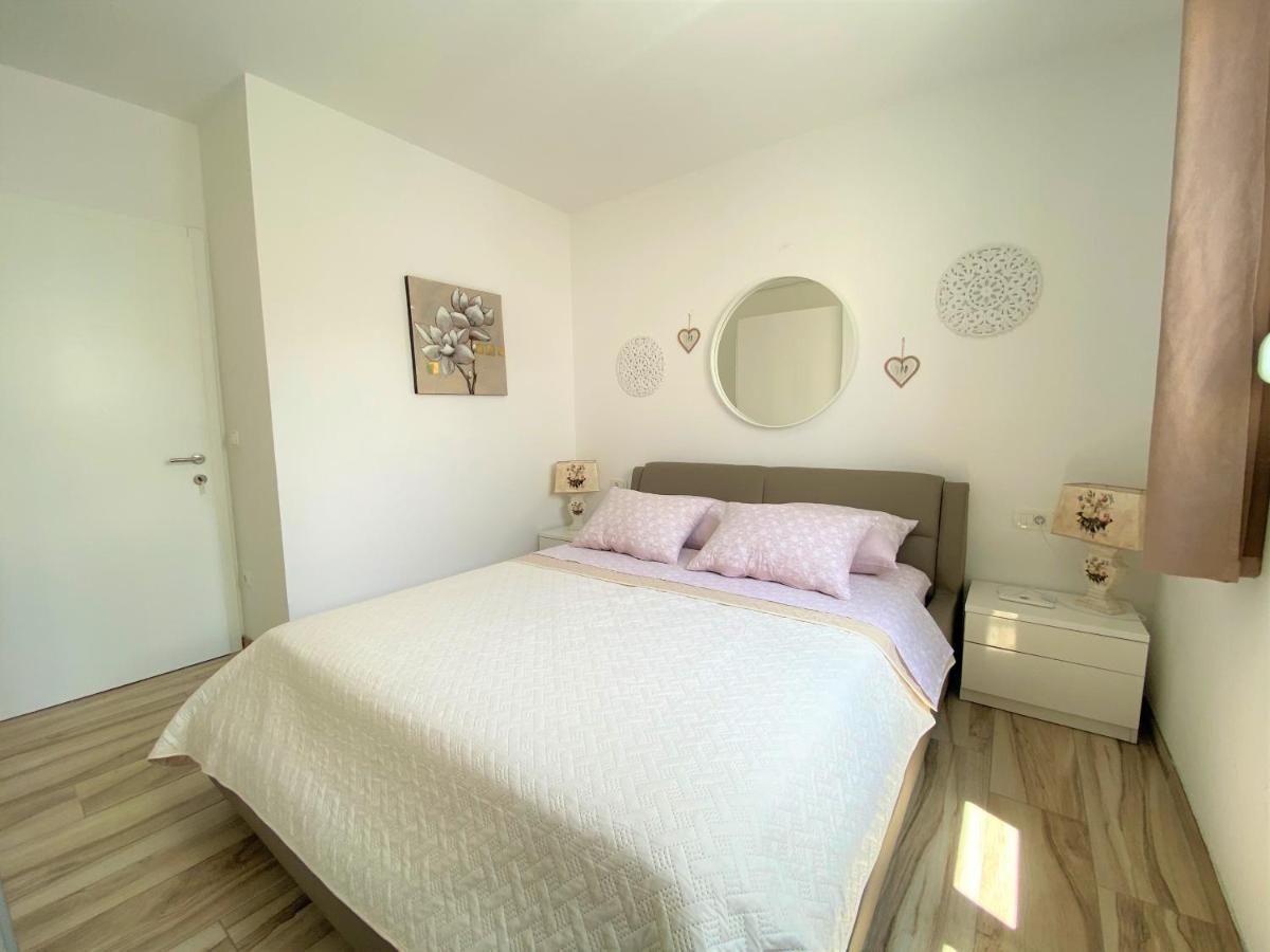 Lux Apartment Sea Shell With Jacuzzi Makarska Bagian luar foto